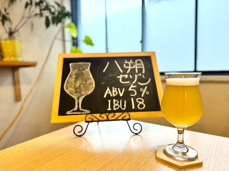 ゴールデンラビットビール、奈良県産無農薬八朔の新作「八朔セゾン」樽開栓