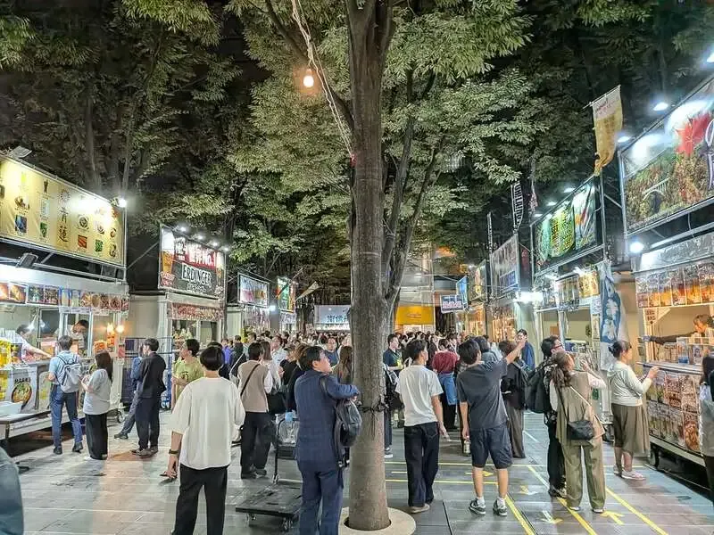 ビビビ。が振り返る、天候に苦戦したけやきひろば秋のビール祭り