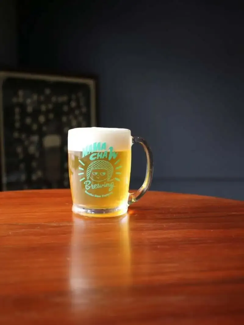 Grau Craft beer barで8種のクラフトビールを順次提供