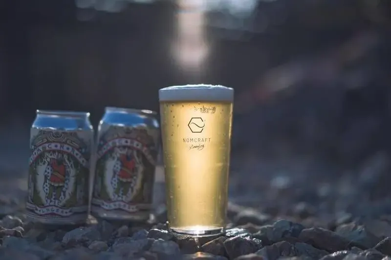 Beer House Hobbitでノムクラフトラガー開栓　ゼブラ茄子と豚ロースのステーキも