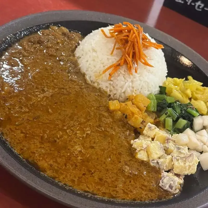 黄昏リリーで3種のクラフトビールが開栓、カレーと昼飲みを楽しめるタップリスト