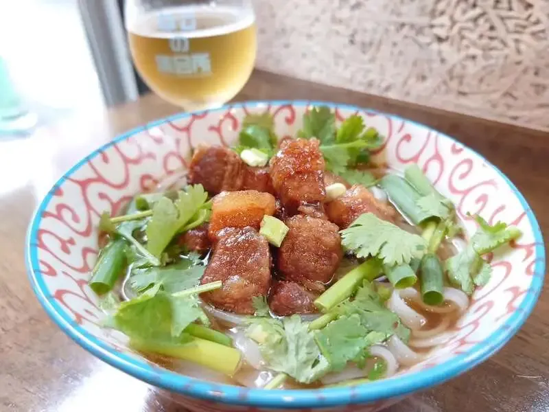 梅ヶ丘のねこの集会所、ルーロー麺再登場と樽生6種を案内
