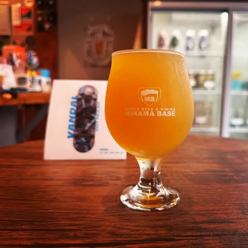 West Coast Brewing’s Vandal and Isekadoya Beer’s Neko ni Hiki Tap at Mihama Base Makuhari
