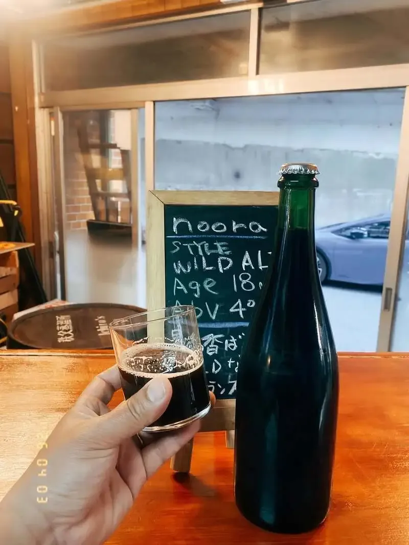 GROW BREW HOUSE、限定ブラックワイルドエール「noora」をBY THE GLASS提供