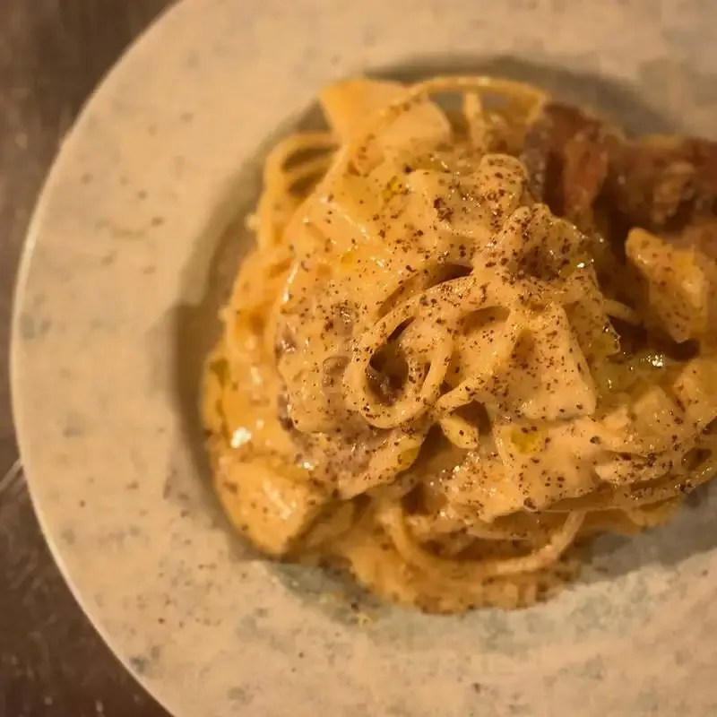 大阪・靱本町のフルクタス酒場、週末は早め営業　本日のタップに5種が並ぶ