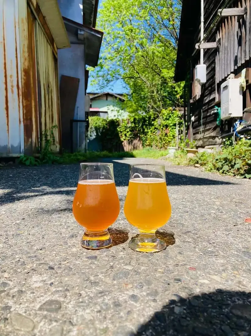 ちいとこ商店で宮崎ひでじビール『太陽のラガー』ほか4種を案内