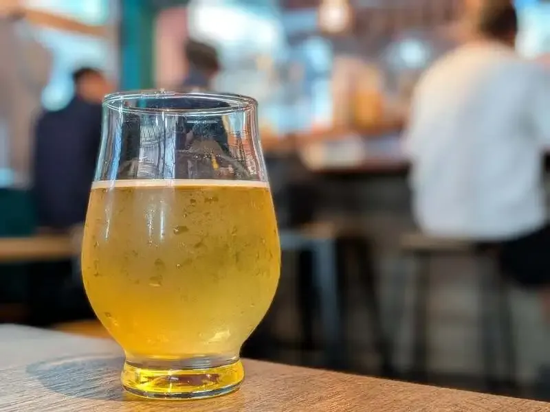 四日市のcraft beer HOP CROWDで鬼伝説とNEKO BEERを含む8銘柄を案内