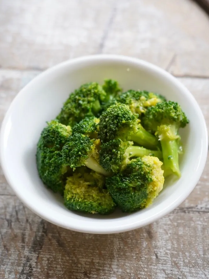 Beer Pub Ishii Features Broccoli Peperoncino in Sendagi