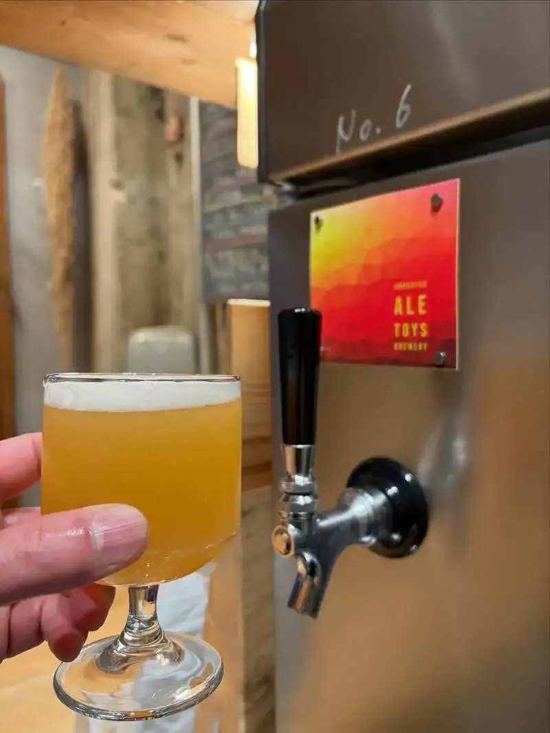 Toys Breweryで自家製「甘夏エール」がタップイン、週末はBAR TIMEも