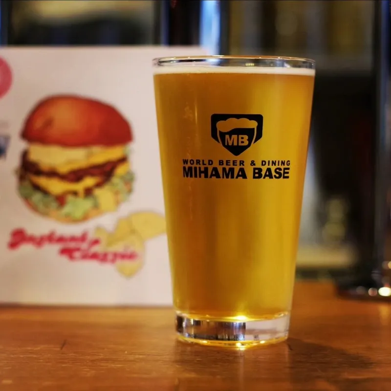 稲毛海岸のWORLD BEER&DINING MIHAMA BASEでWCB「Instant Classic」開栓