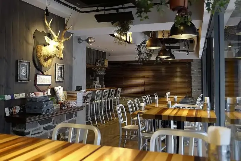 Himalaya table in Kanda Lists Eight Beers Including Onidensetsu and Ogna