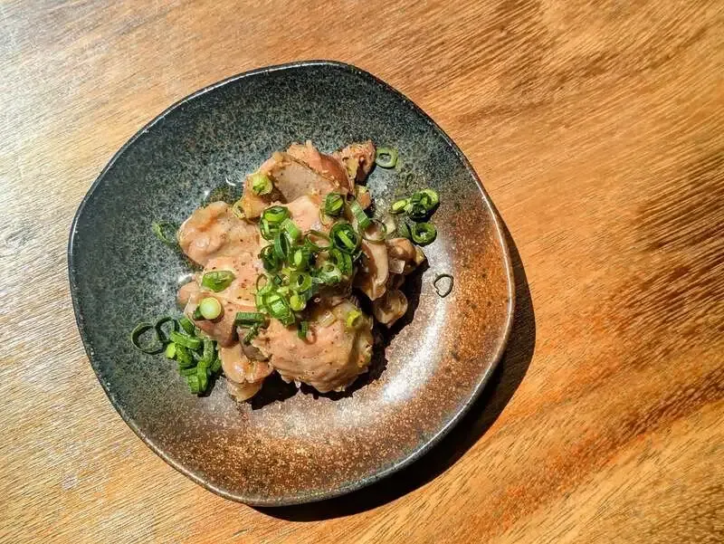 横浜ベイブルーイング 横浜フロント店、4/12の樽生24種を公開　限定復活の砂肝メニューも