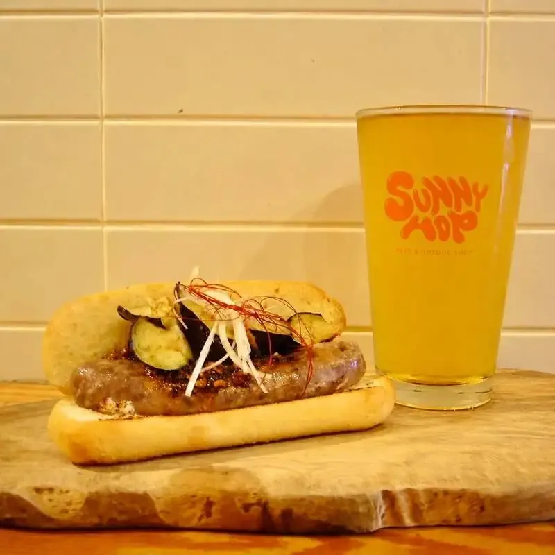 下北沢のSUNNY HOPでクラフトロックのサワーセゾンが開栓